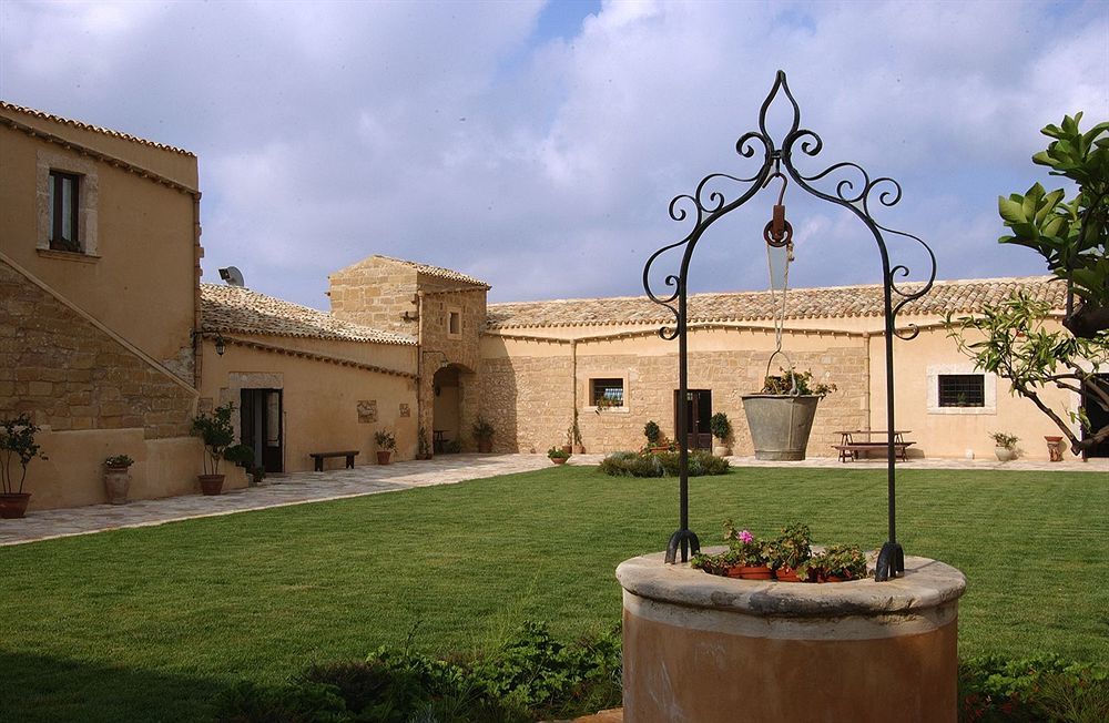 Baglio San Vincenzo Hotel Менфи Екстериор снимка